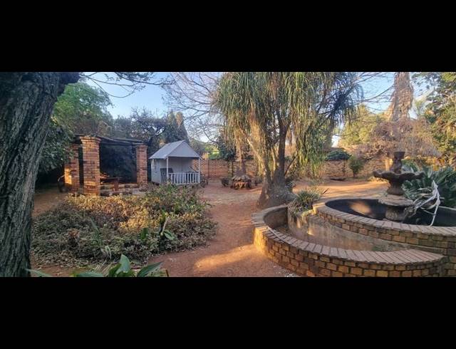 4 BEDROOM HOUSE FOR SALE IN SONNEVELD